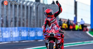 Marc Marquez MotoGP 2026 duel pembalap rival
